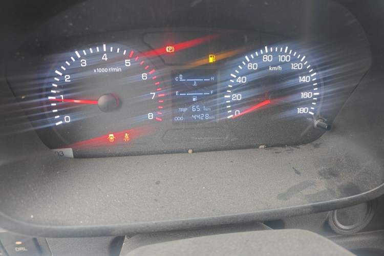 Used Foton Xiangling M  Odometer Close Up