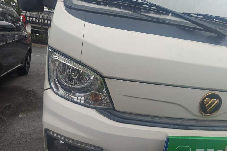Used Foton Xiangling M  Right Front Headlight