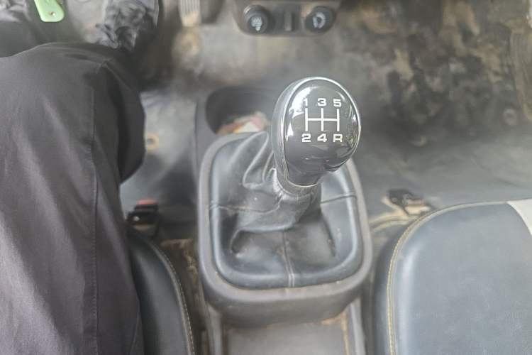 Used Foton Xiangling M  Gear Lever