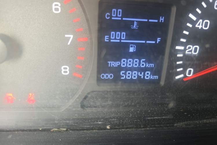 Used Foton Xiangling M  Odometer Close Up