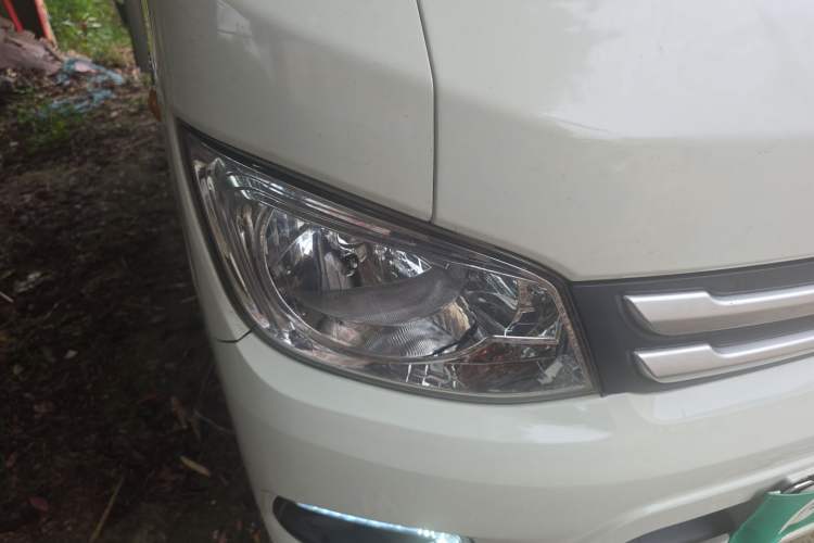 Used Foton Xiangling M  Right Front Headlight