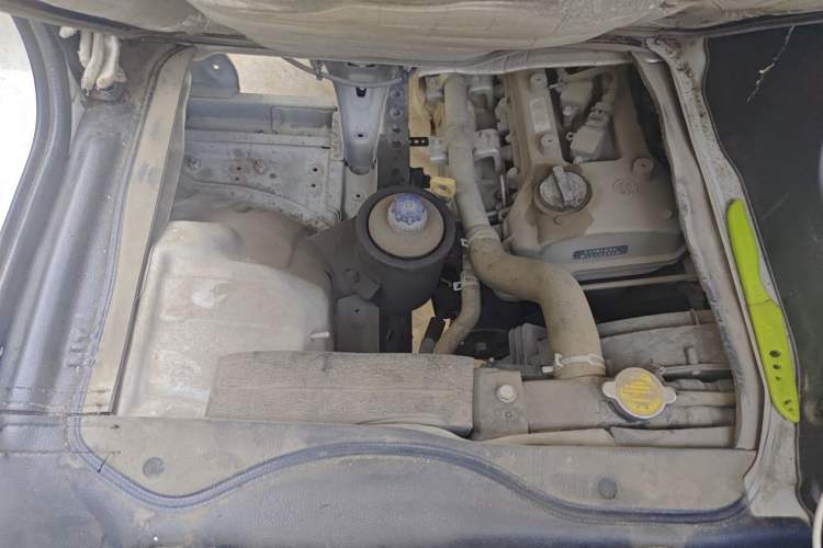 Used Foton Xiangling M  Engine Bay