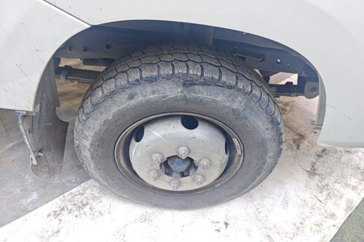 Used Foton Xiangling M  Right Front Wheel Hub