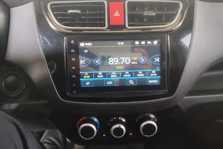 Used Foton Xiangling M New Energy 2023 M1 BYD Box-Type Cargo Bed Audio And AC Panel