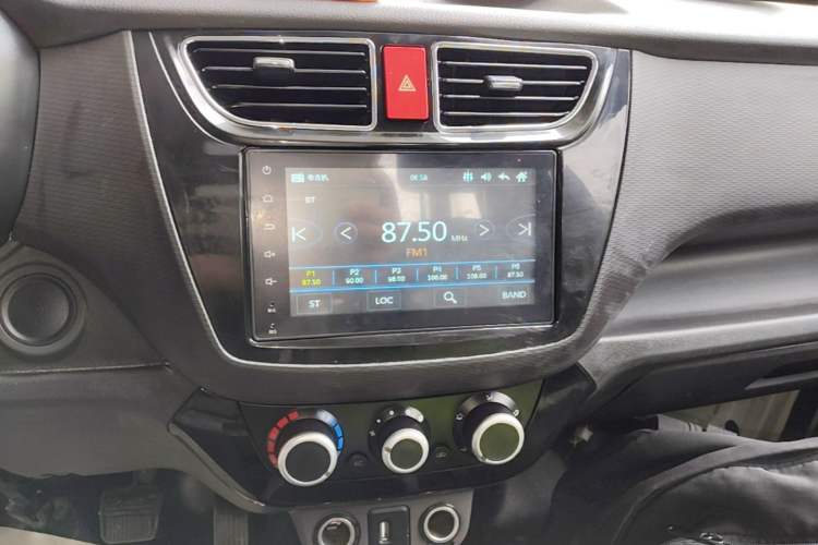 Used Foton Xiangling M New Energy 2023 M1 Ningde Flatbed Cargo Box Audio And AC Panel