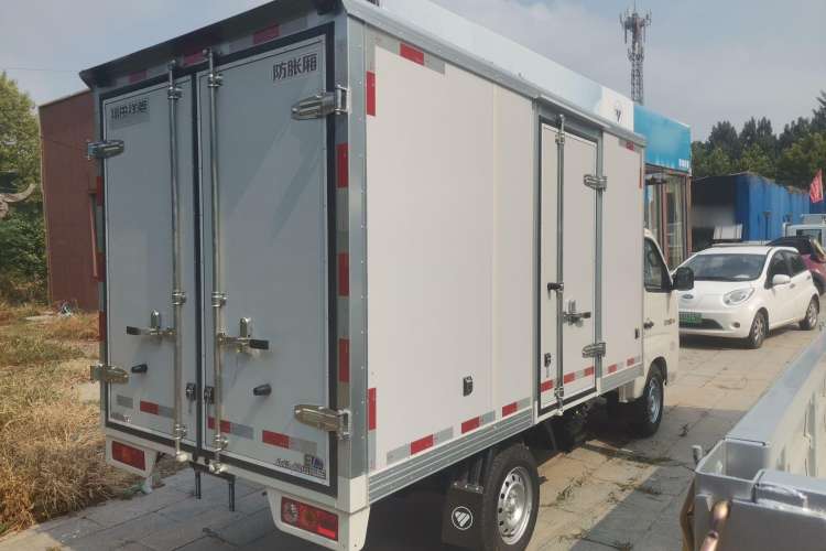 Used Foton Xiangling M New Energy 2023 M1 BYD Box-Type Cargo Bed Exterior 3