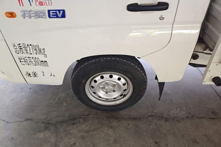 Used Foton Xiangling M New Energy 2023 M1 BYD Flatbed Cargo Box Exterior 4