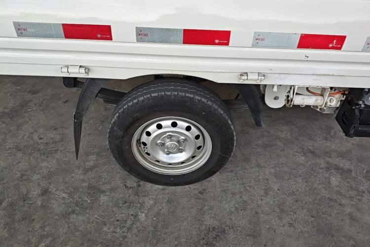 Used Foton Xiangling M New Energy 2023 M1 BYD Flatbed Cargo Box Exterior 5