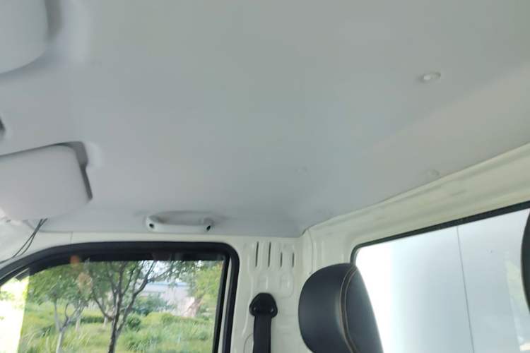 Used Foton Xiangling M New Energy 2023 M1 BYD Box-Type Cargo Bed Headliner