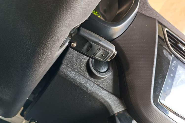 Used Foton Xiangling M New Energy 2023 M1 BYD Flatbed Cargo Box Interior 1