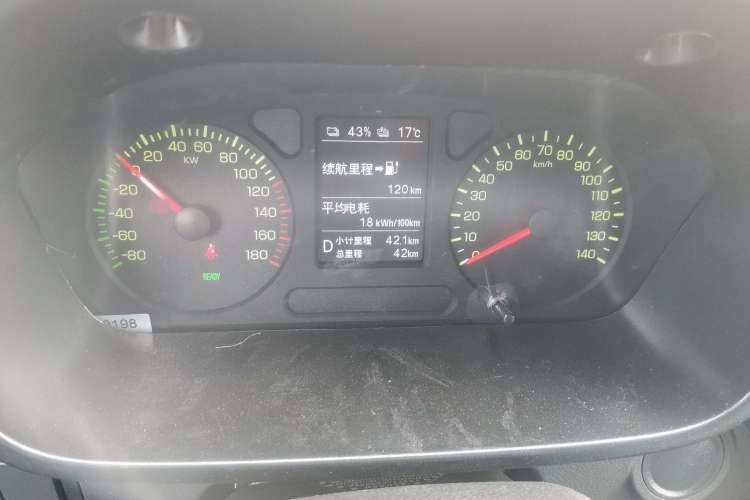 Used Foton Xiangling M New Energy 2023 M1 BYD Box-Type Cargo Bed Interior 3