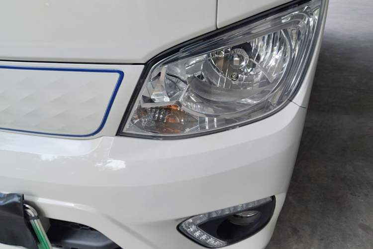 Used Foton Xiangling M New Energy 2023 M1 BYD Box-Type Cargo Bed Left Front Headlight