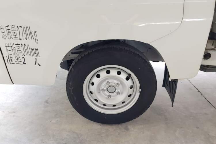 Used Foton Xiangling M New Energy 2023 M1 Ningde Flatbed Cargo Box Left Front Wheel Hub