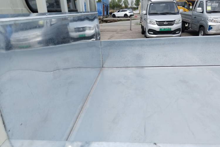 Used Foton Xiangling M New Energy 2023 M2 Long-Wheelbase Flat Cargo Bed Left Rear Seat