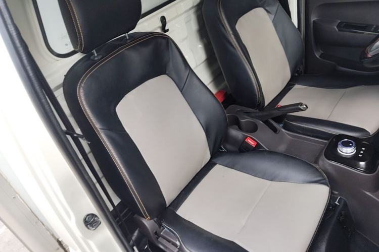 Used Foton Xiangling M New Energy 2023 M1 BYD Box-Type Cargo Bed Right Front Seat