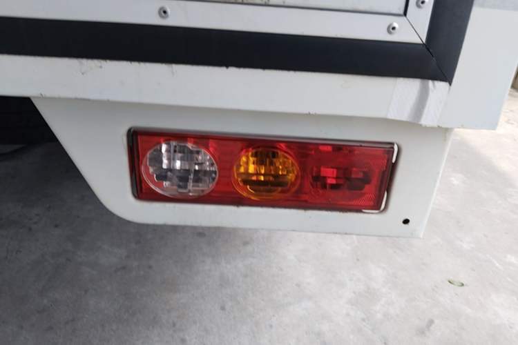 Used Foton Xiangling M New Energy 2023 M1 BYD Box-Type Cargo Bed Right Rear Taillight
