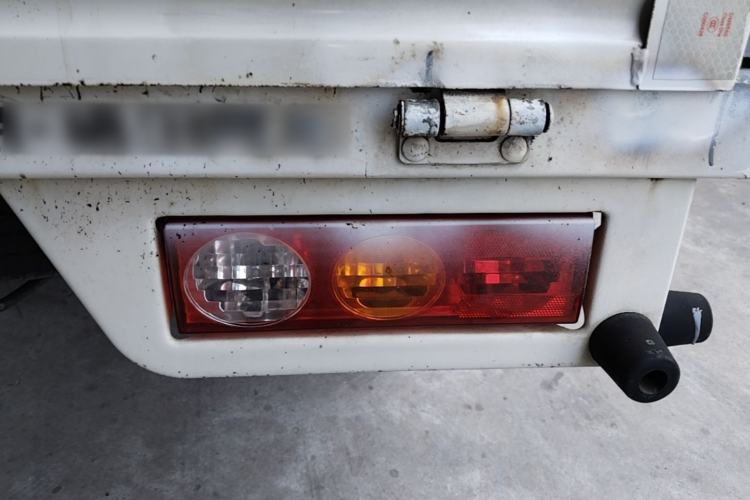 Used Foton Xiangling M New Energy 2023 M1 Ningde Flatbed Cargo Box Right Rear Taillight