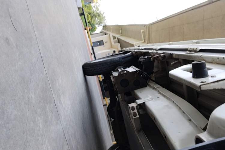 Used Foton Xiangling M New Energy 2023 M1 Ningde Flatbed Cargo Box Right Side Sill