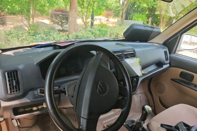 Used Foton Xiangling S 2019 1.5L Van DAM15DR Center Console