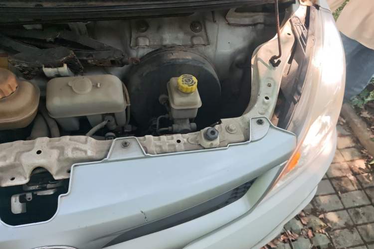 Used Foton Xiangling S 2019 1.5L Van DAM15DR Engine Bay Left