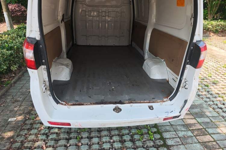 Used Foton Xiangling S 2019 1.5L Van DAM15DR Trunk