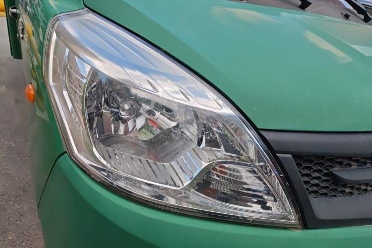 Used Foton Xiangling V 2018 1.2L Semi-承载 Body with 3170 mm Wheelbase (Van) 4W12M1 Right Front Headlight