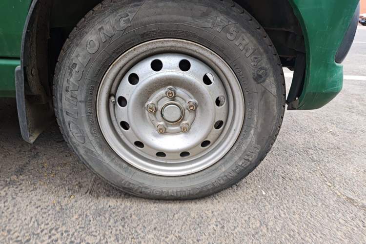 Used Foton Xiangling V 2018 1.2L Semi-承载 Body with 3170 mm Wheelbase (Van) 4W12M1 Right Front Wheel Hub