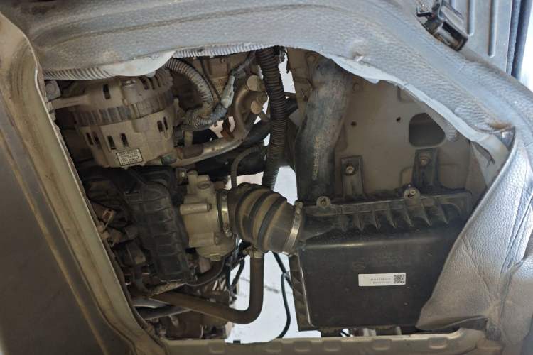 Used Foton Xiangling V  Engine Bay Right