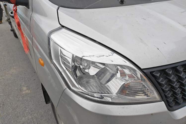Used Foton Xiangling V 2018 1.2L Semi-承载 3170 mm Wheelbase (Flatbed) 4W12M1 Right Front Headlight