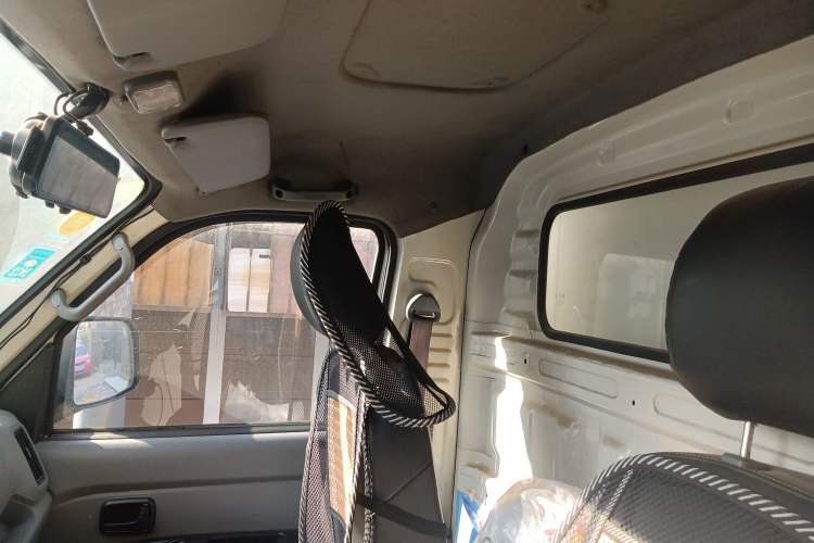 Used Foton Xiangling V 2018 1.5L Semi-承载 3170 mm Wheelbase (Van) DAM15R Headliner