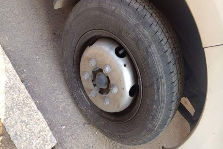 Used Foton Xiangling V 2018 1.5L Semi-承载 3170 mm Wheelbase (Van) DAM15R Right Front Wheel Hub