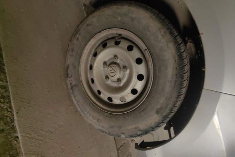 Used Foton Xiangling V  Right Front Wheel Hub