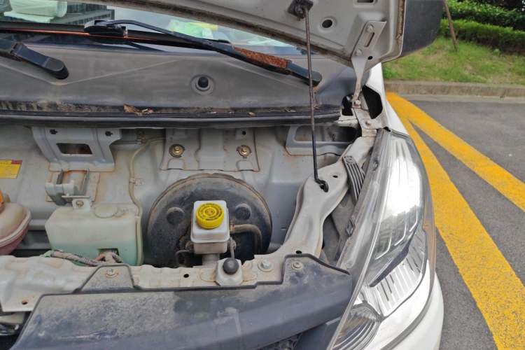 Used Foton Xiangling V  Engine Bay Left