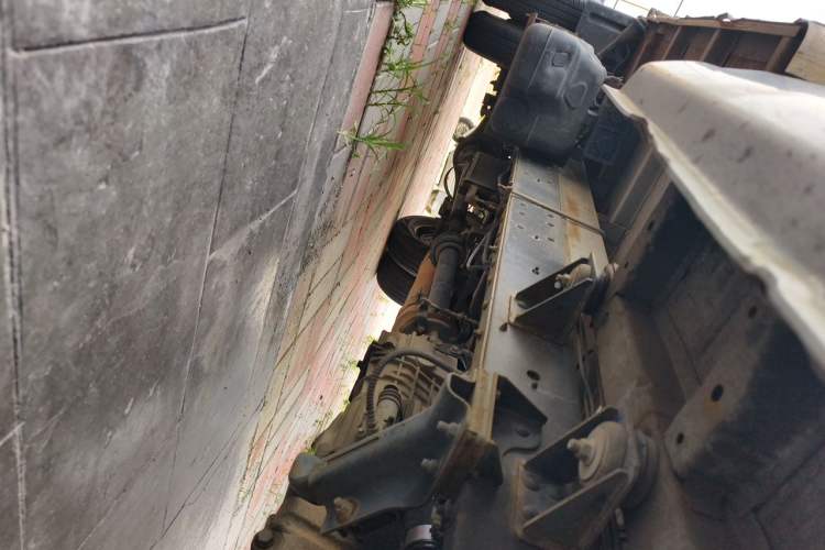Used Foton Xiangling V  Chassis Front Right