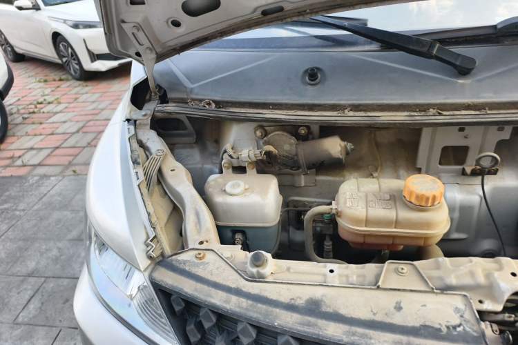 Used Foton Xiangling V  Engine Bay Right