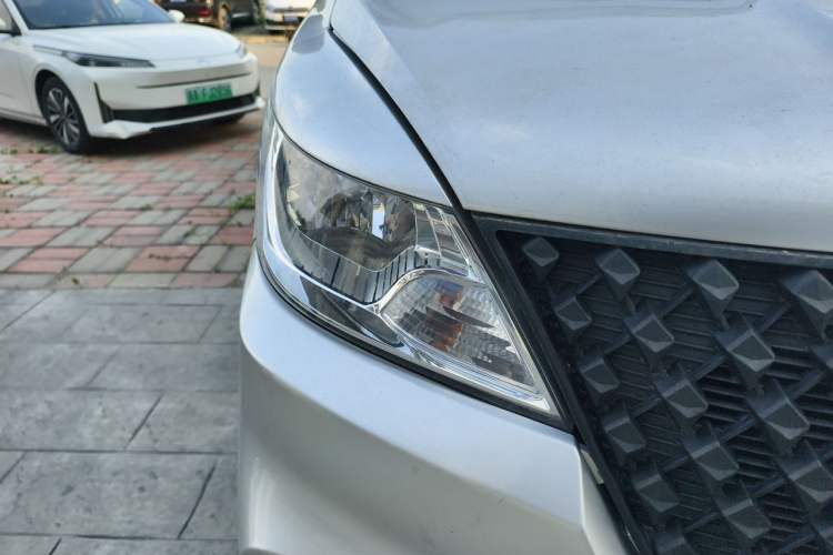 Used Foton Xiangling V  Right Front Headlight