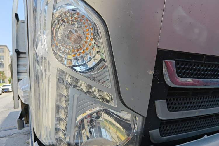 Used Foton Xiangling V  Right Front Headlight