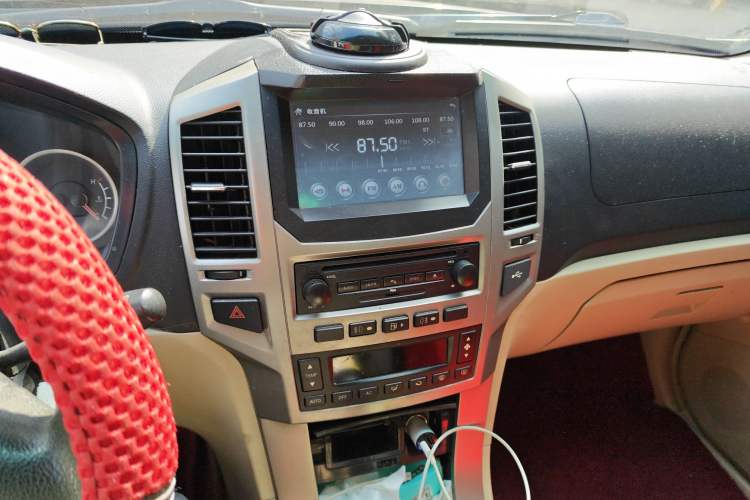 Used GAC Gonow Aoosed G5 2012 2.0L Manual Two-Wheel-Drive Elite Edition Audio And AC Panel