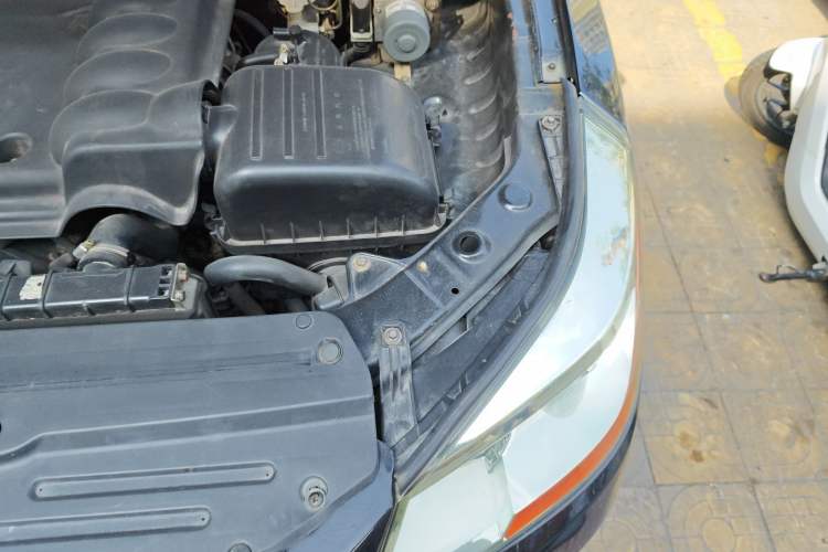 Used GAC Gonow Aoosed G5 2012 2.0L Manual Two-Wheel-Drive Elite Edition Engine Bay Left