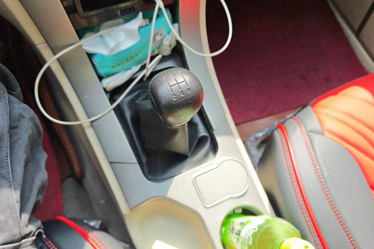 Used GAC Gonow Aoosed G5 2012 2.0L Manual Two-Wheel-Drive Elite Edition Gear Lever