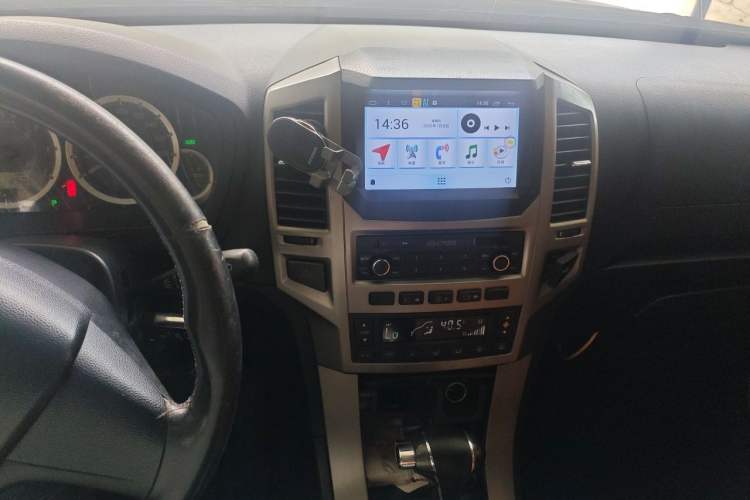 Used GAC Gonow Aoosed GX5 2012 2.4L Automatic Gasoline 4x4 Fashion Edition Audio And AC Panel