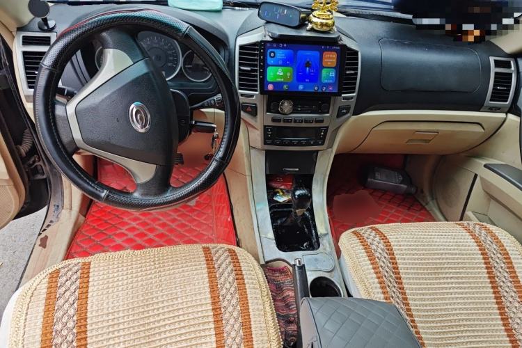 Used GAC Gonow Aoosed GX5 2012 2.0L Manual Gasoline Two-Wheel Drive Fashion Edition Center Console