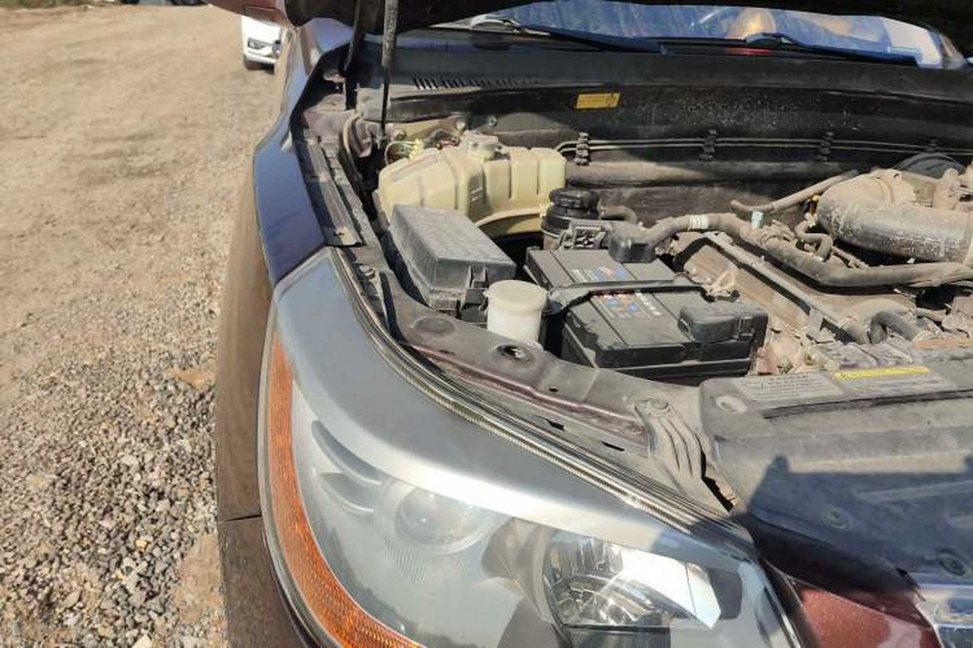 Used GAC Gonow Aoosed GX5 2012 2.4L Automatic Gasoline Two-Wheel Drive Sunroof Version Engine Bay Right