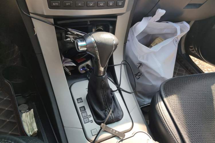 Used GAC Gonow Aoosed GX5 2012 2.4L Automatic Gasoline Two-Wheel Drive Sunroof Version Gear Lever