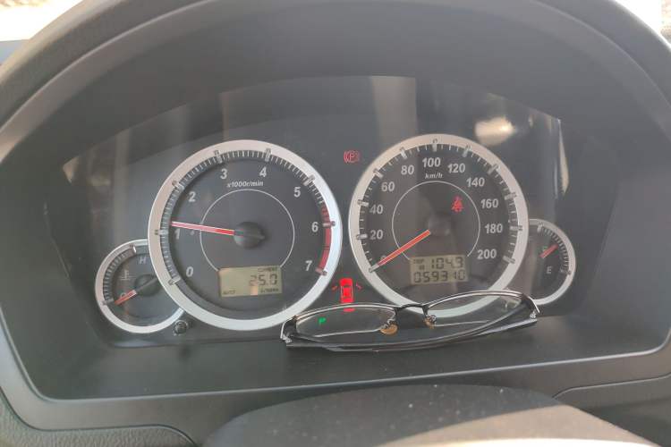 Used GAC Gonow Aoosed GX5 2012 2.4L Automatic Gasoline Two-Wheel Drive Sunroof Version Instrument Cluster