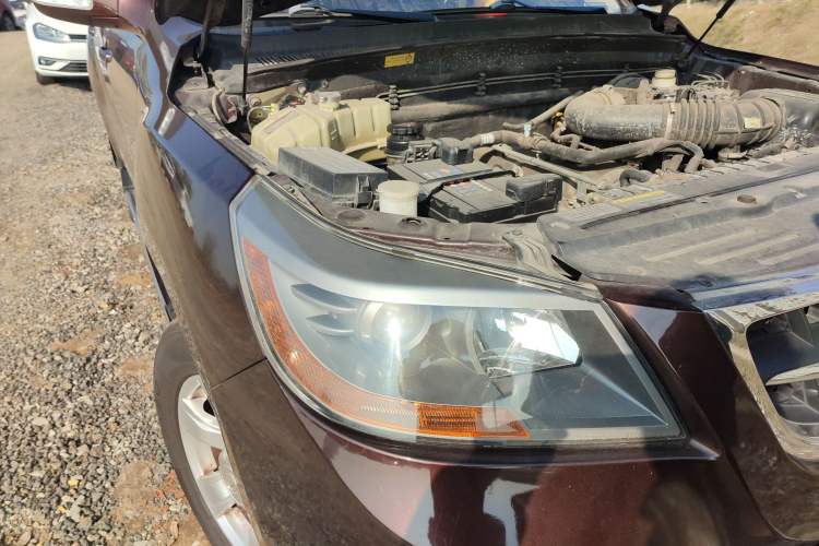 Used GAC Gonow Aoosed GX5 2012 2.4L Automatic Gasoline Two-Wheel Drive Sunroof Version Right Front Headlight