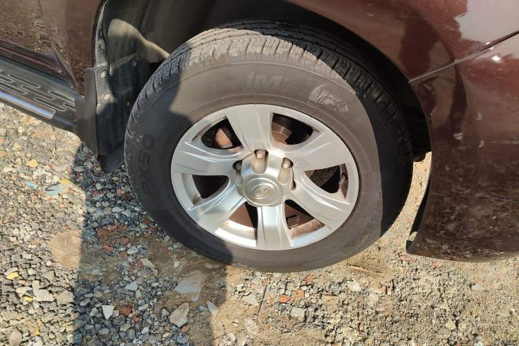 Used GAC Gonow Aoosed GX5 2012 2.4L Automatic Gasoline Two-Wheel Drive Sunroof Version Right Front Wheel Hub