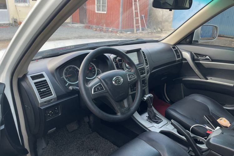 Used GAC Gonow Aoosed GX5 2012 2.4L Automatic Gasoline Two-Wheel Drive Sunroof Version Interior 2