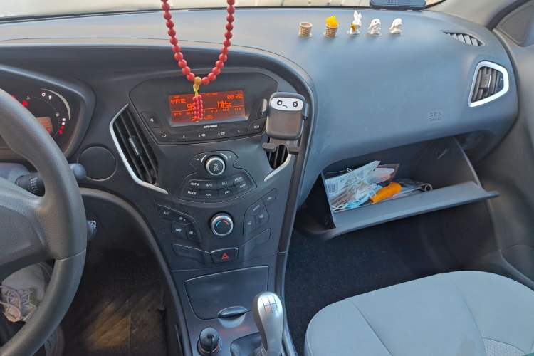 Used GAC Gonow E Mei 2014 1.6L Manual Luxury Model Audio And AC Panel