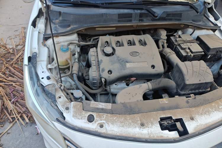 Used GAC Gonow E Mei 2014 1.6L Manual Luxury Model Engine Bay Right